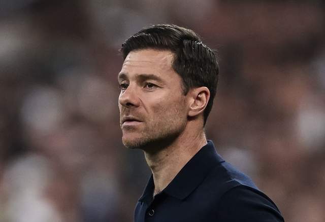 开云APP-拿400万赔偿金走人！阿隆索忠告皇马：别给球员巨大的权力