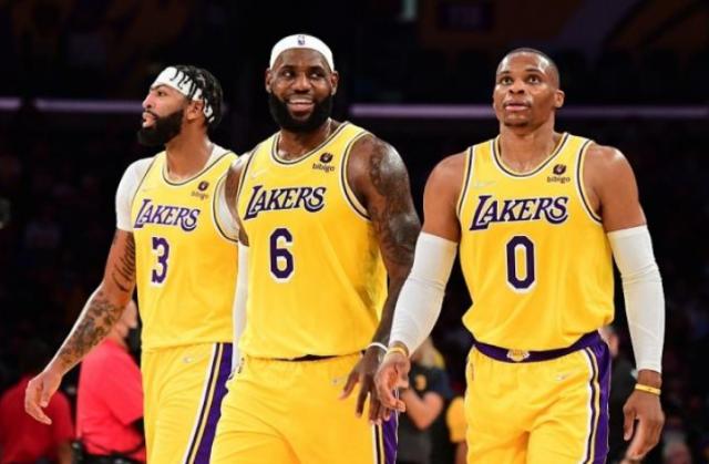 沃格尔下课因用不好韦少 老詹不会因不续约被交易