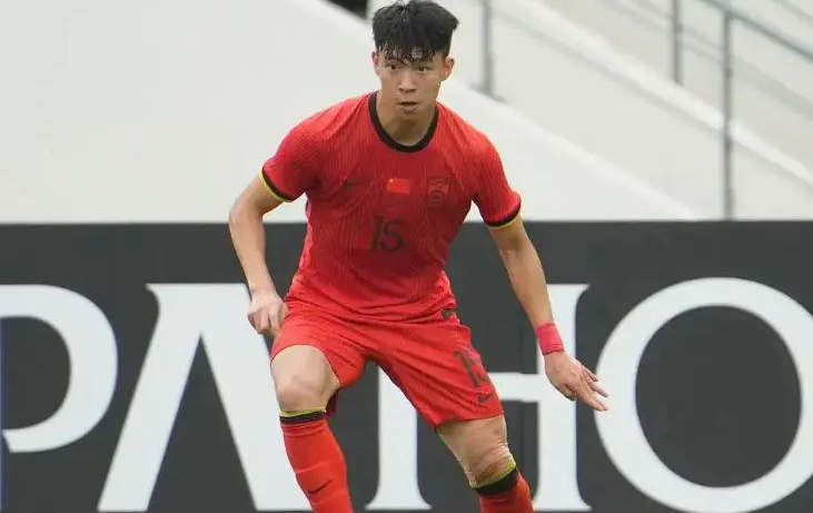 kaiyun-董路：王钰栋脱衣是因为心里憋气，拜合拉木给他捣乱，被战术牺牲